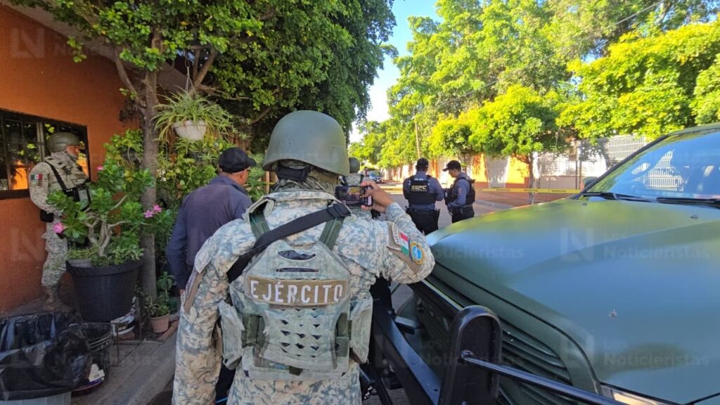 Con la cabeza cubierta con plásticos transparentes encuentran ejecutado a otro hombre, ahora en la Tierra Blanca de Culiacán