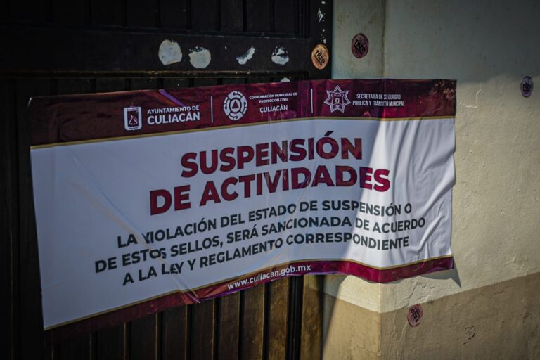 Colocan sellos de suspensión en el restaurante El Guayabo, en el centro de Culiacán, Sinaloa Colocan sellos de suspensión en el restaurante El Guayabo, en el centro de Culiacán, Sinaloa