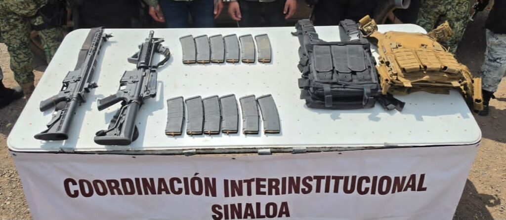 En una camioneta blindada, con armamento y equipo táctico detienen a un extranjero y a otro civil en Imala de Culiacán