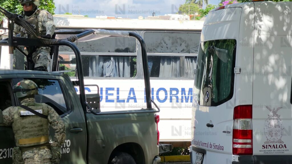 “Los vamos a matar a todos”: amenaza por WhatsApp a alumnas obliga a evacuar Escuela Normal en Culiacán