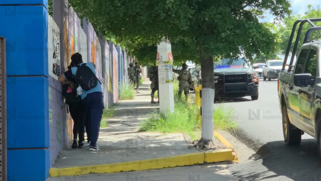 “Los vamos a matar a todos”: amenaza por WhatsApp a alumnas obliga a evacuar Escuela Normal en Culiacán