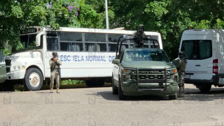“Los vamos a matar a todos”: amenaza por WhatsApp a alumnas obliga a evacuar Escuela Normal en Culiacán