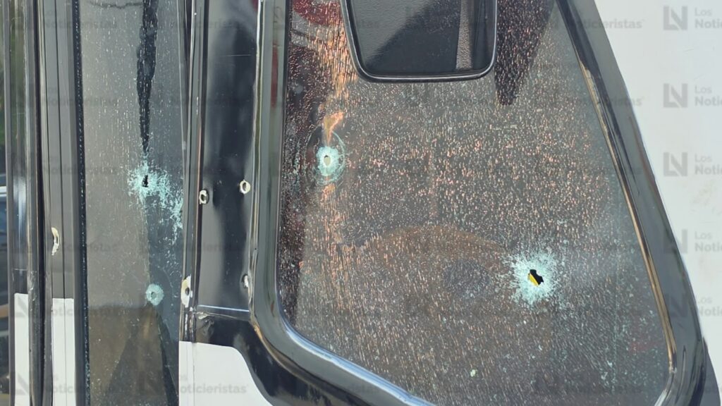 Ataque a balazos contra un camión urbano deja al chofer herido frente al Country Club de Culiacán