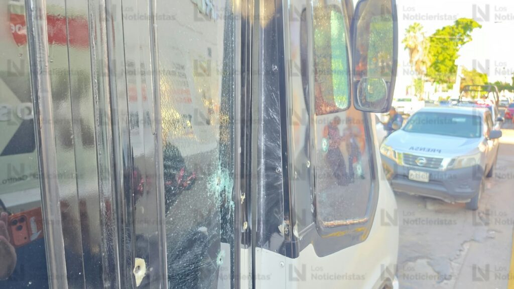 Ataque a balazos contra un camión urbano deja al chofer herido frente al Country Club de Culiacán