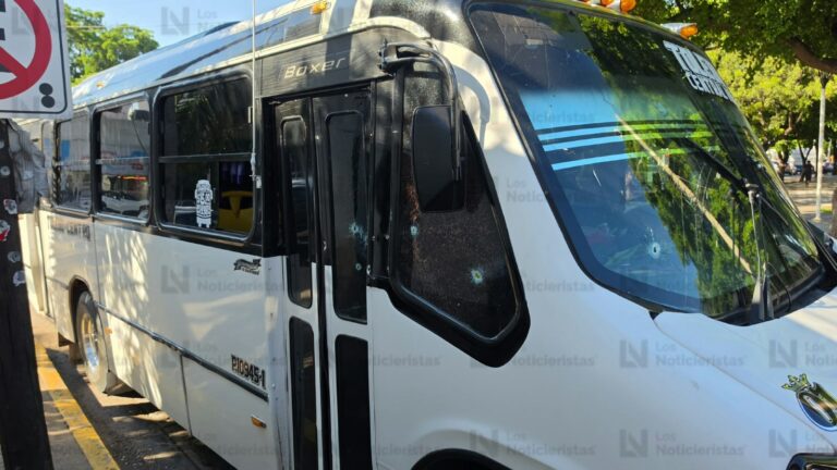 Ataque a balazos contra un camión urbano deja al chofer herido frente al Country Club de Culiacán Ataque a balazos contra un camión urbano deja al chofer herido frente al Country Club de Culiacán