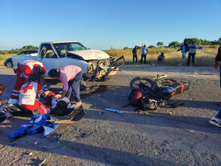 Estudiantes del Conalep resultan lesionados tras accidente en Chinobampo, El Fuerte, Sinaloa Estudiantes del Conalep resultan lesionados tras accidente en Chinobampo, El Fuerte, Sinaloa