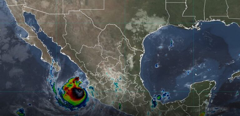 Huracán Simón ya es categoría 2; se ubica al sur de Mazatlán e impactaría Sinaloa el miércoles Huracán Simón ya es categoría 2; se ubica al sur de Mazatlán e impactaría Sinaloa el miércoles